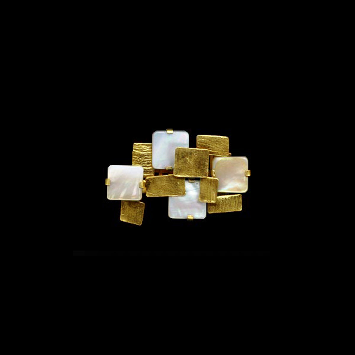 Paula Vieira Jewellery 19.2k Gold Ring and Mother of Pearl