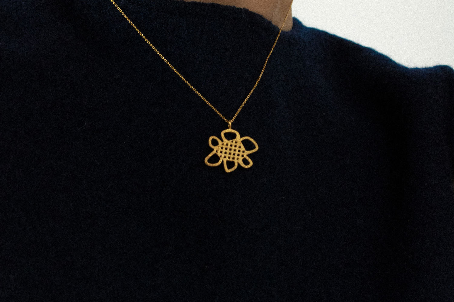 paula-vieira-jewellery-flora-margarita-gold-necklace