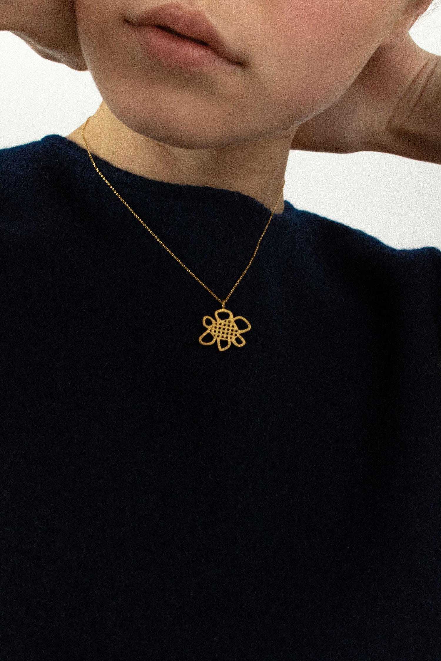 paula-vieira-jewellery-flora-margarita-gold-necklace