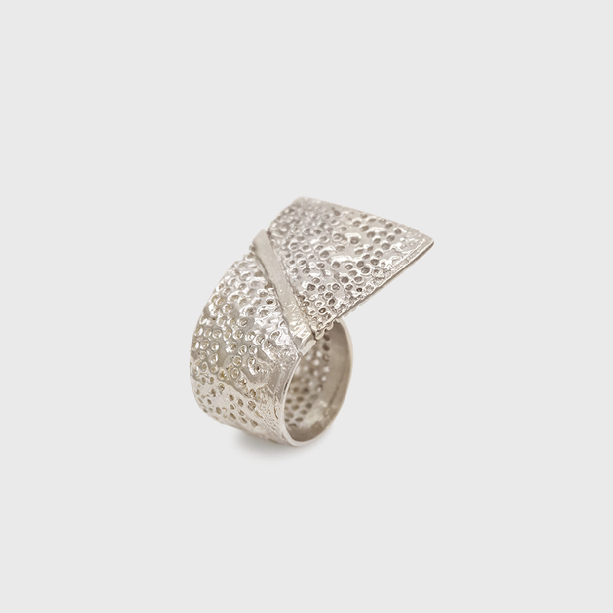 Vulcana Wave Ring I – Paula Vieira Jewellery