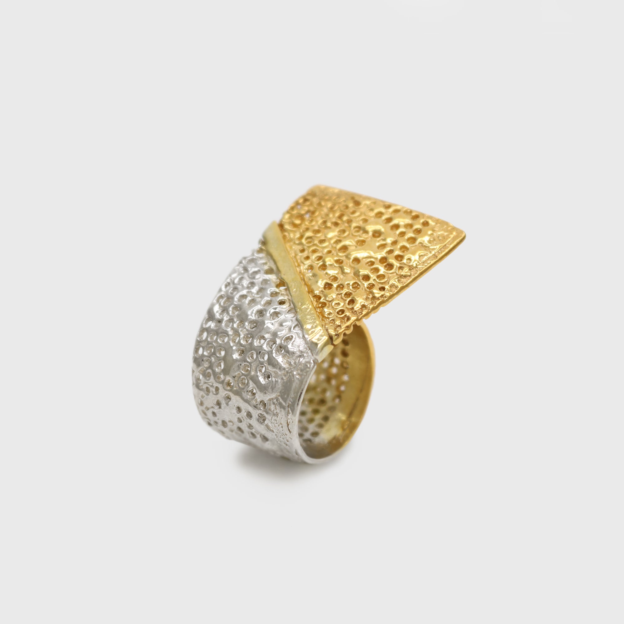 Vulcana Wave Ring I – Paula Vieira Jewellery